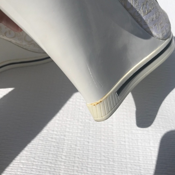 BCBGirls bg-olwen White Peep-Toe Wedges - Picture 9 of 10